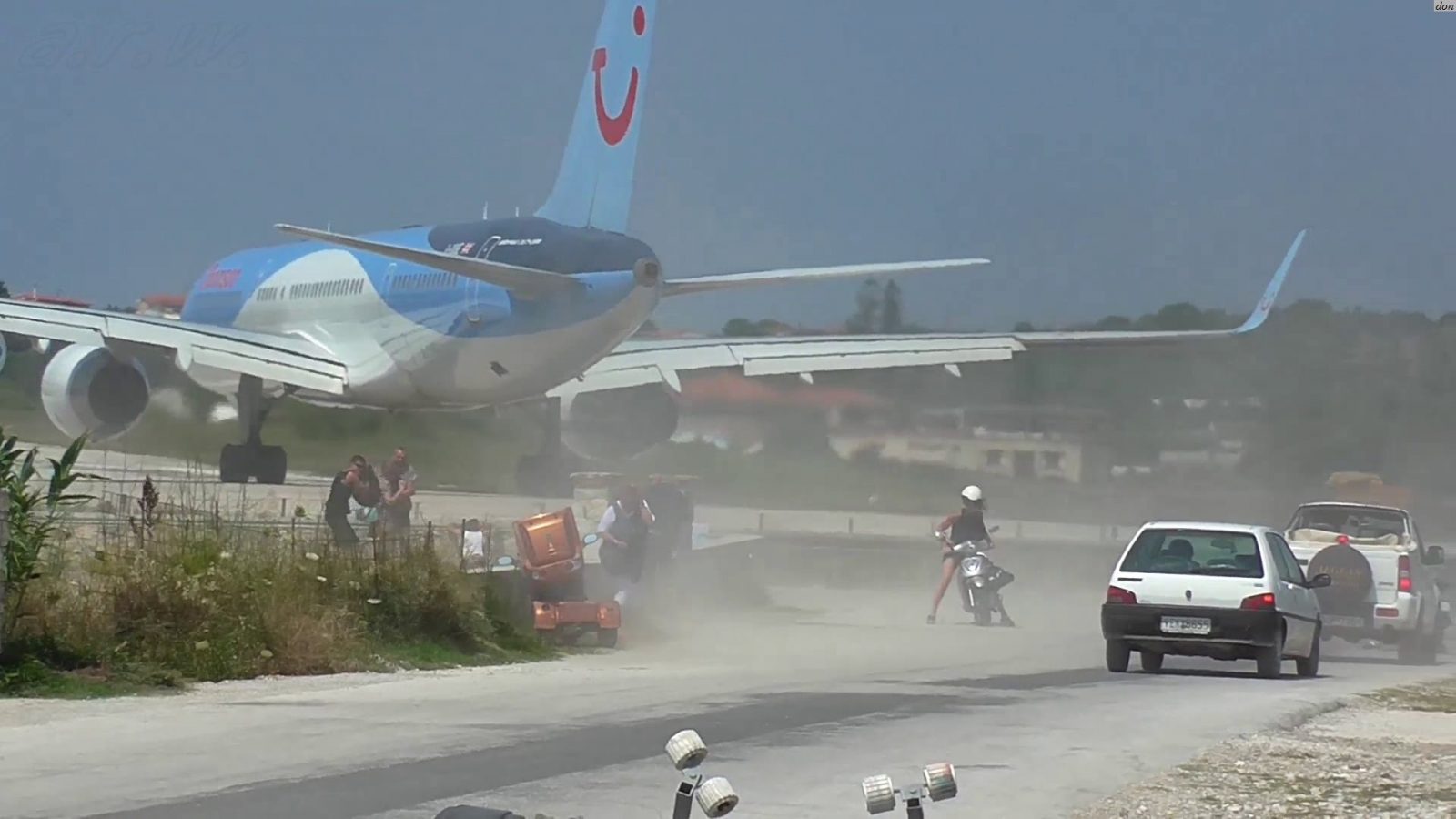 Dangerous Jet blast and low Landings at Skiathos Airport Fighter Jets