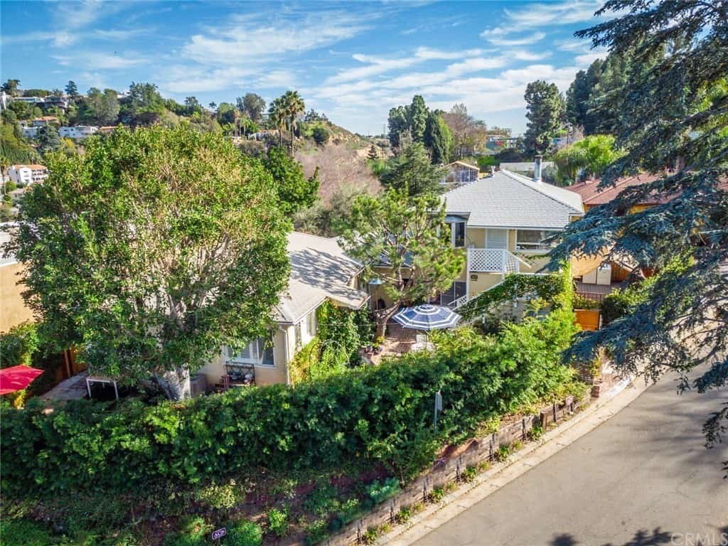 3227 Drive Figure 8 Realty