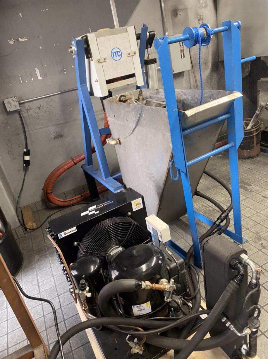 Portable chiller unit used to cool precious metals/jewellery Fi