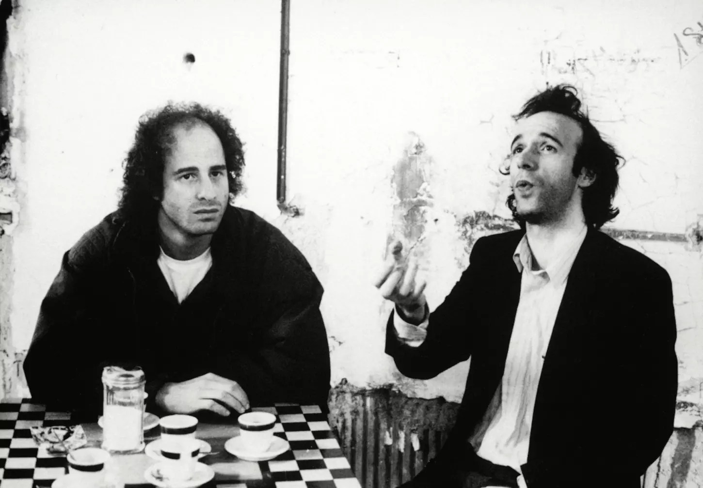 Coffee and cigarettes Hábil y original Crítica reseña FilaSiete