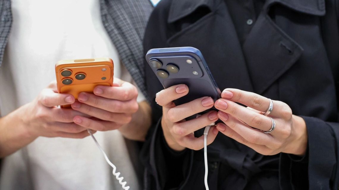 Феномен iPhone 17: почему спрос в России огромен, но этого никто не видит
