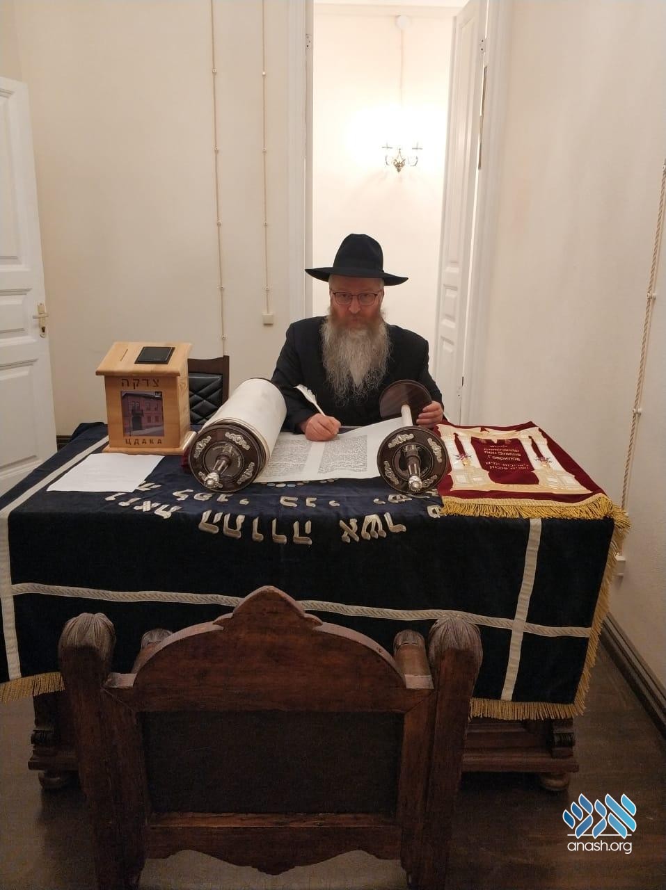 Joyous Ceremony Rededicates Home of Rebbe Rashab
