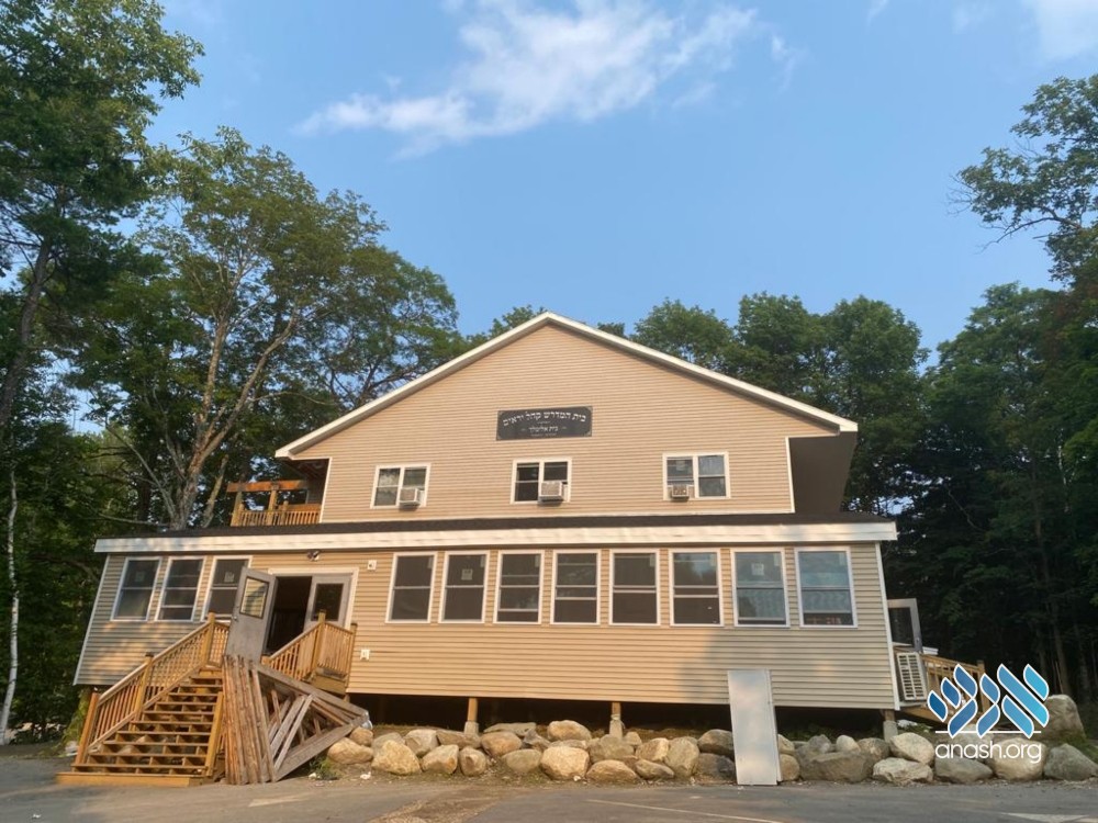 Satmar Rebbe to Shliach "Teach Them There is a Gd!"