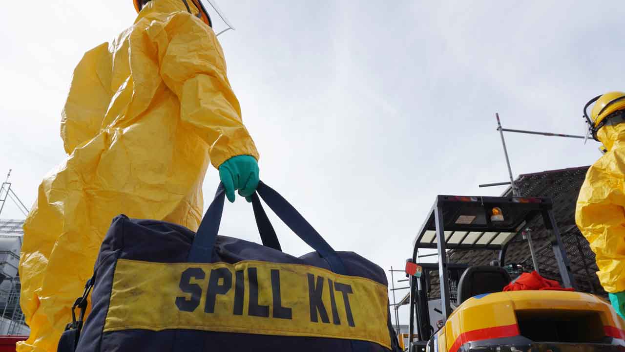 Spill Response Training EMC Canada
