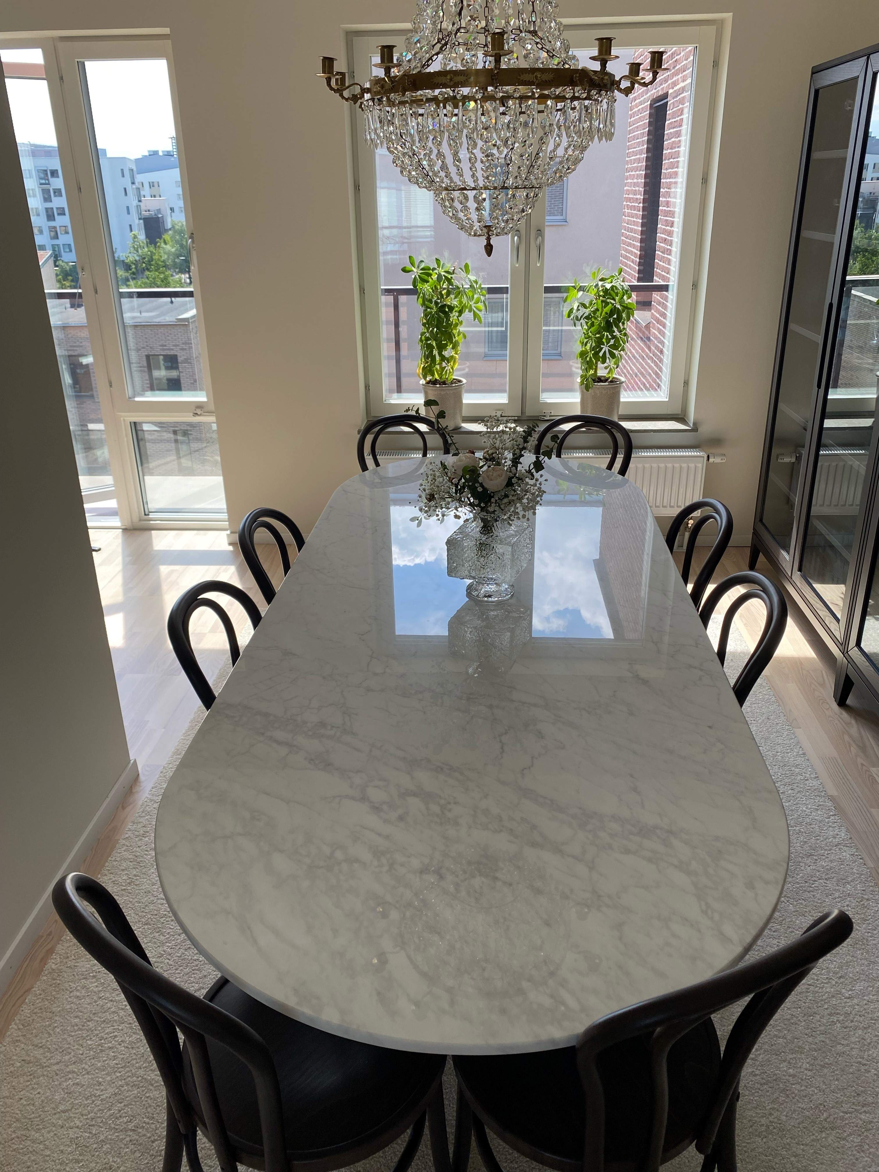 Matbord Marmor Ovalt Obelix Marmor Ovalt Bord