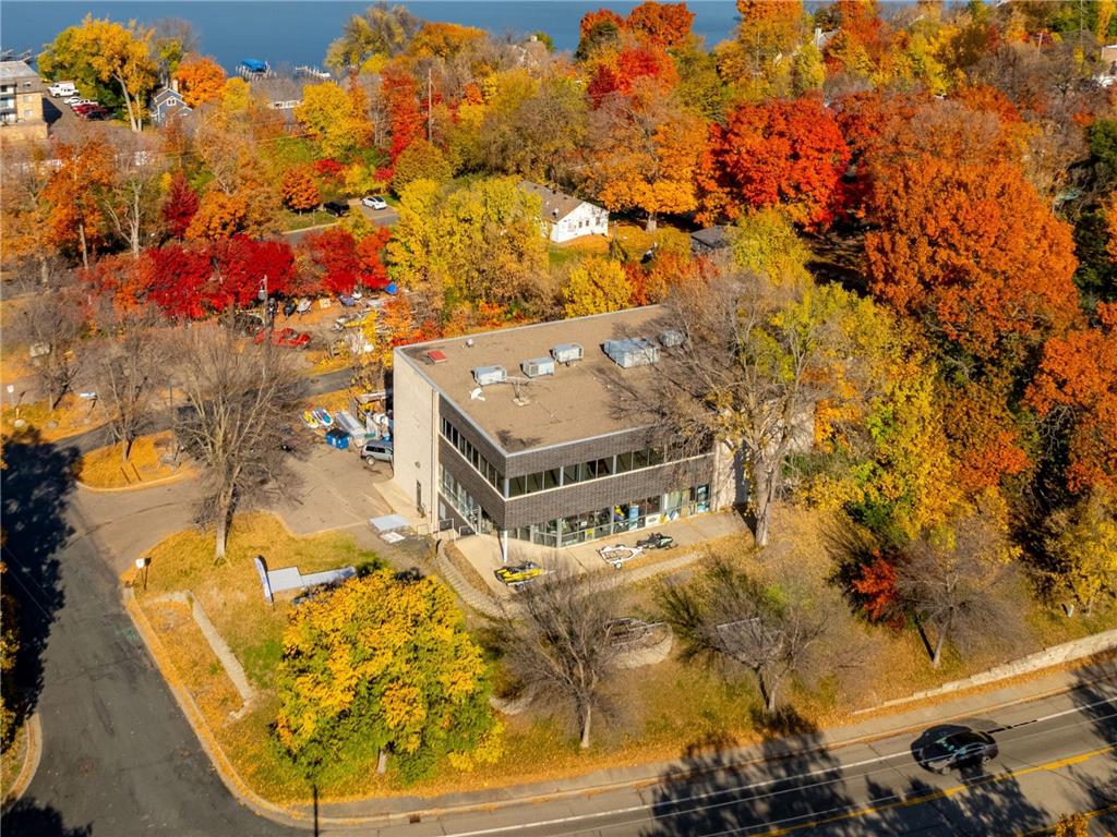 Paul Larson Coldwell Banker Realty Wayzata Crexi