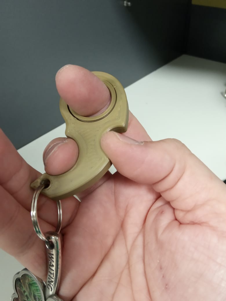 STL file KARAMBIT KEYCHAIN KEYCHAIN NINJA SPINNER (NO BEARING