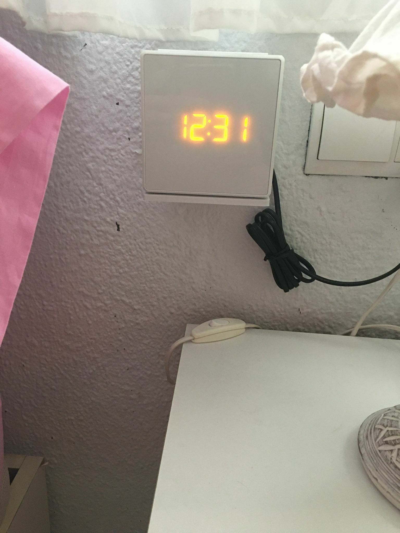 Free STL file Wall bracket for Sony cube alarm clock・3D print model to