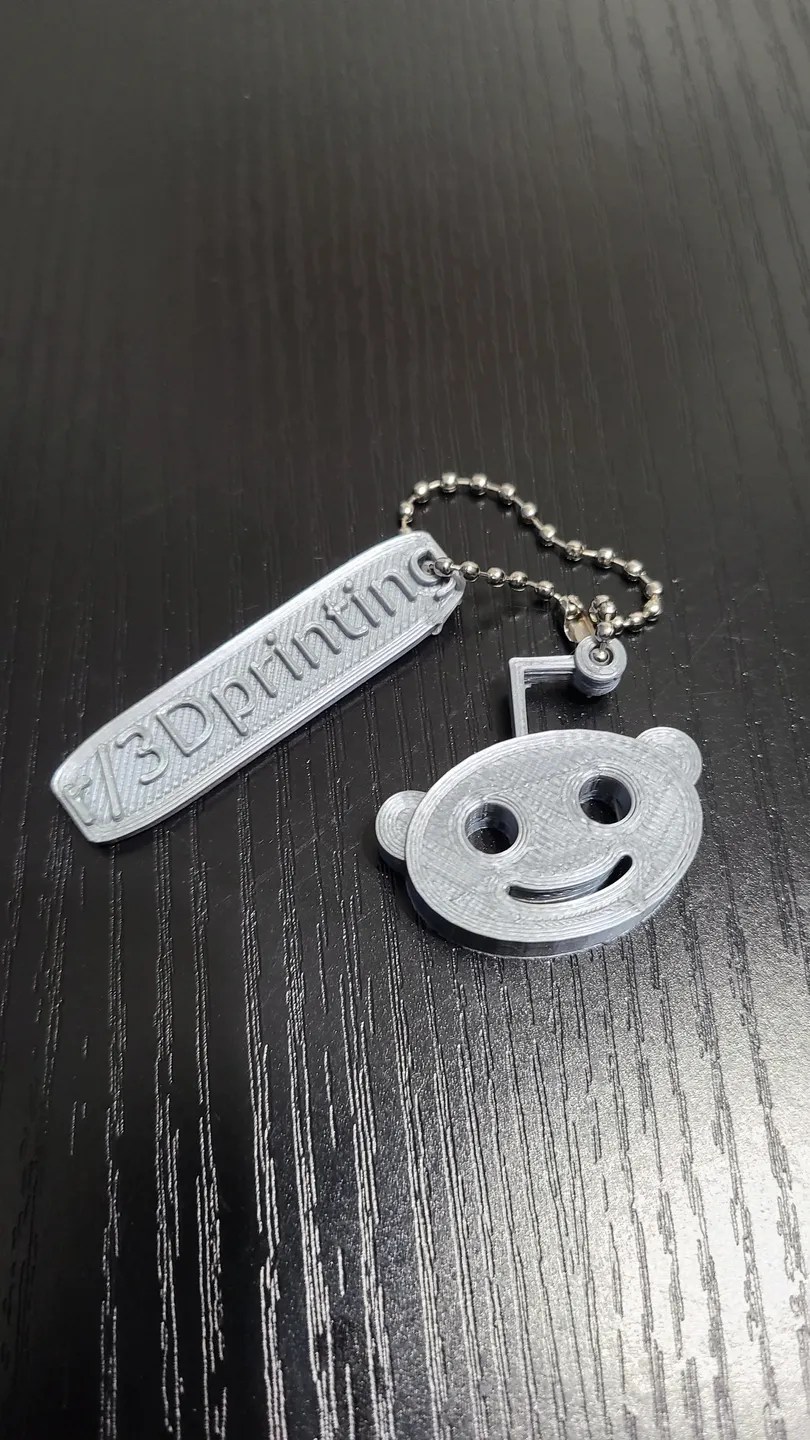 Free STL file Reddit Logo Keychain・Design to download and 3D print・Cults