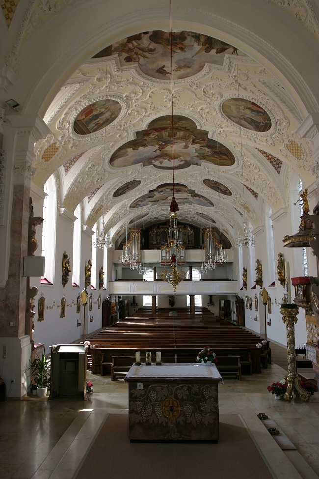 Bild St. Justina Innenansicht 1 Stadtverwaltung Bad Wörishofen