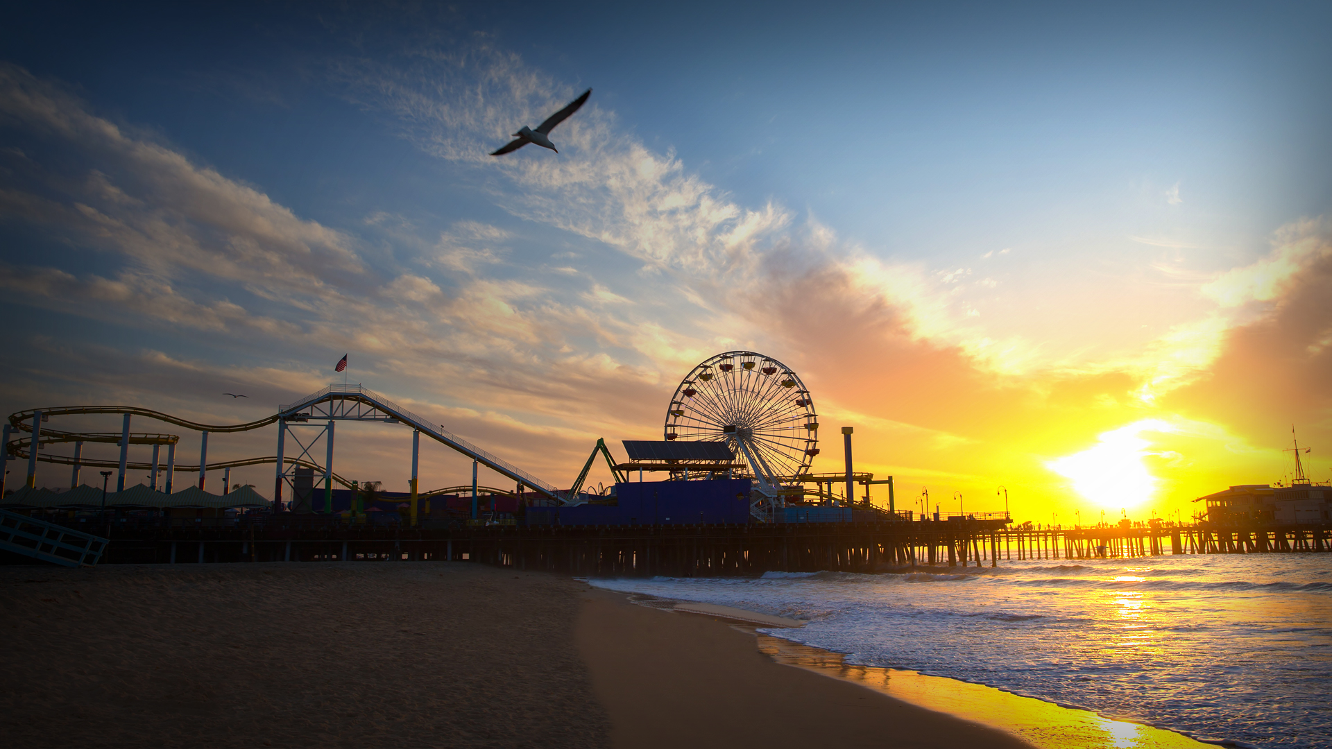 Santa Monica Sunset Cam live video of sunsets in California
