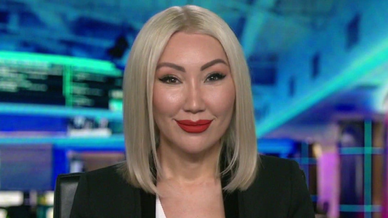 ExKGB spy teaches Sovietstyle seduction Famousbio