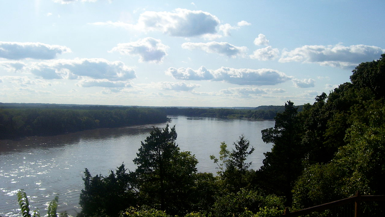 This large tributary of the Mississippi River runs from Montana to just