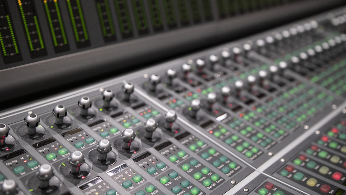 In 1985, what instrumental TV theme song rose to the top of the charts