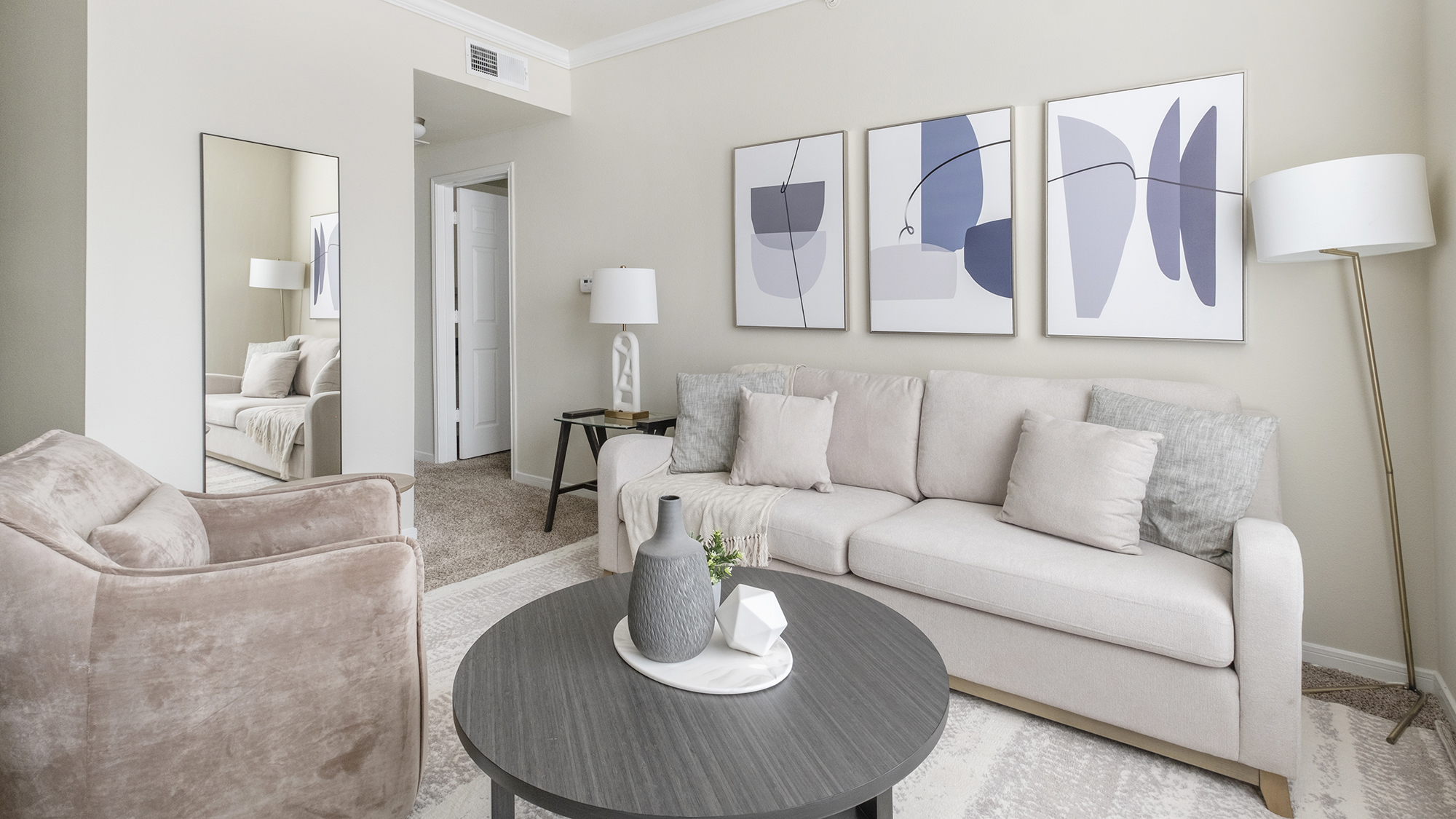 Rent Whispering Pines Ranch 09305 in The Woodlands, TX Landing