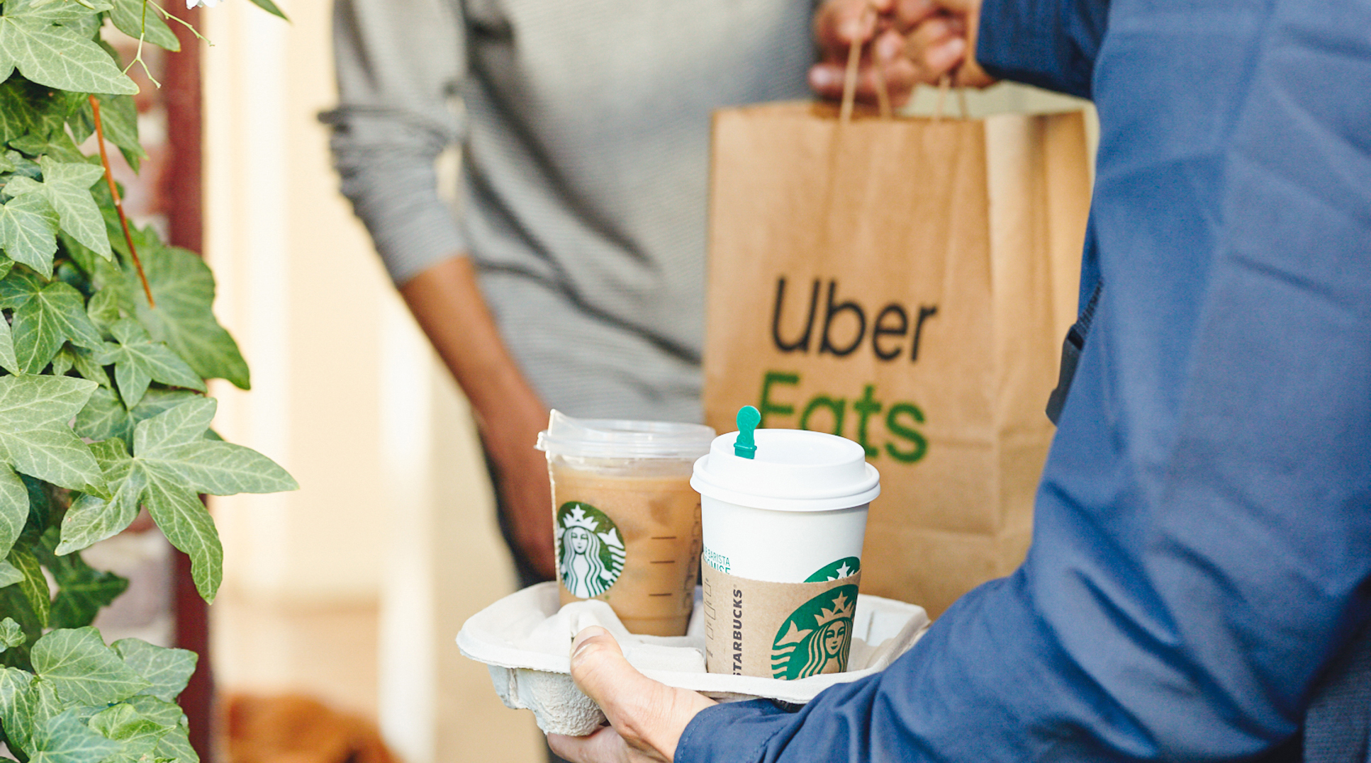 Coffee Delivery Starbucks y una alianza estratégica con Uber Eats