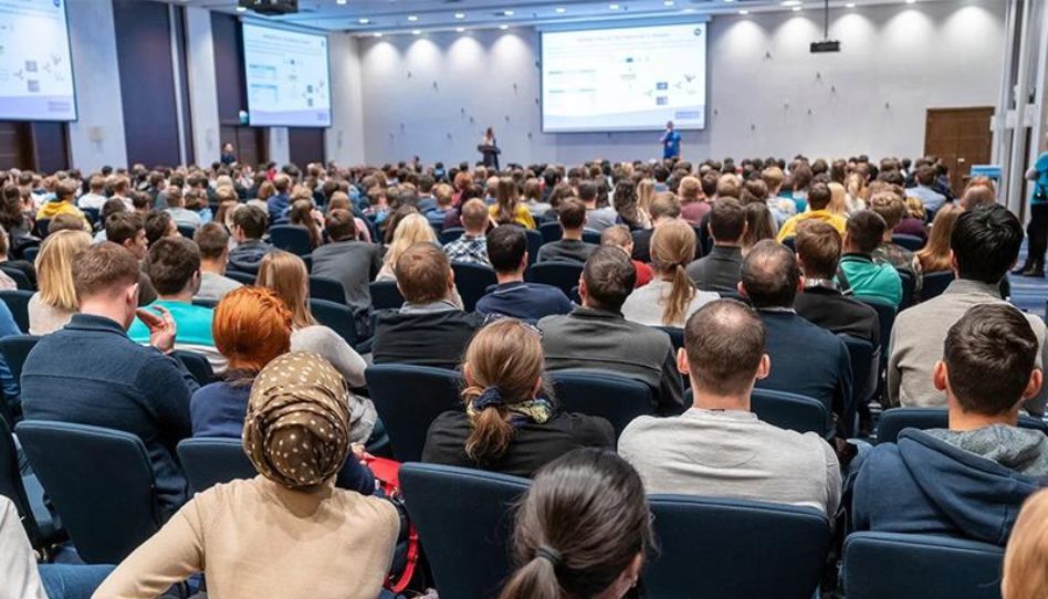 RootsTech Élder Gong será o orador principal no Dia da Descoberta