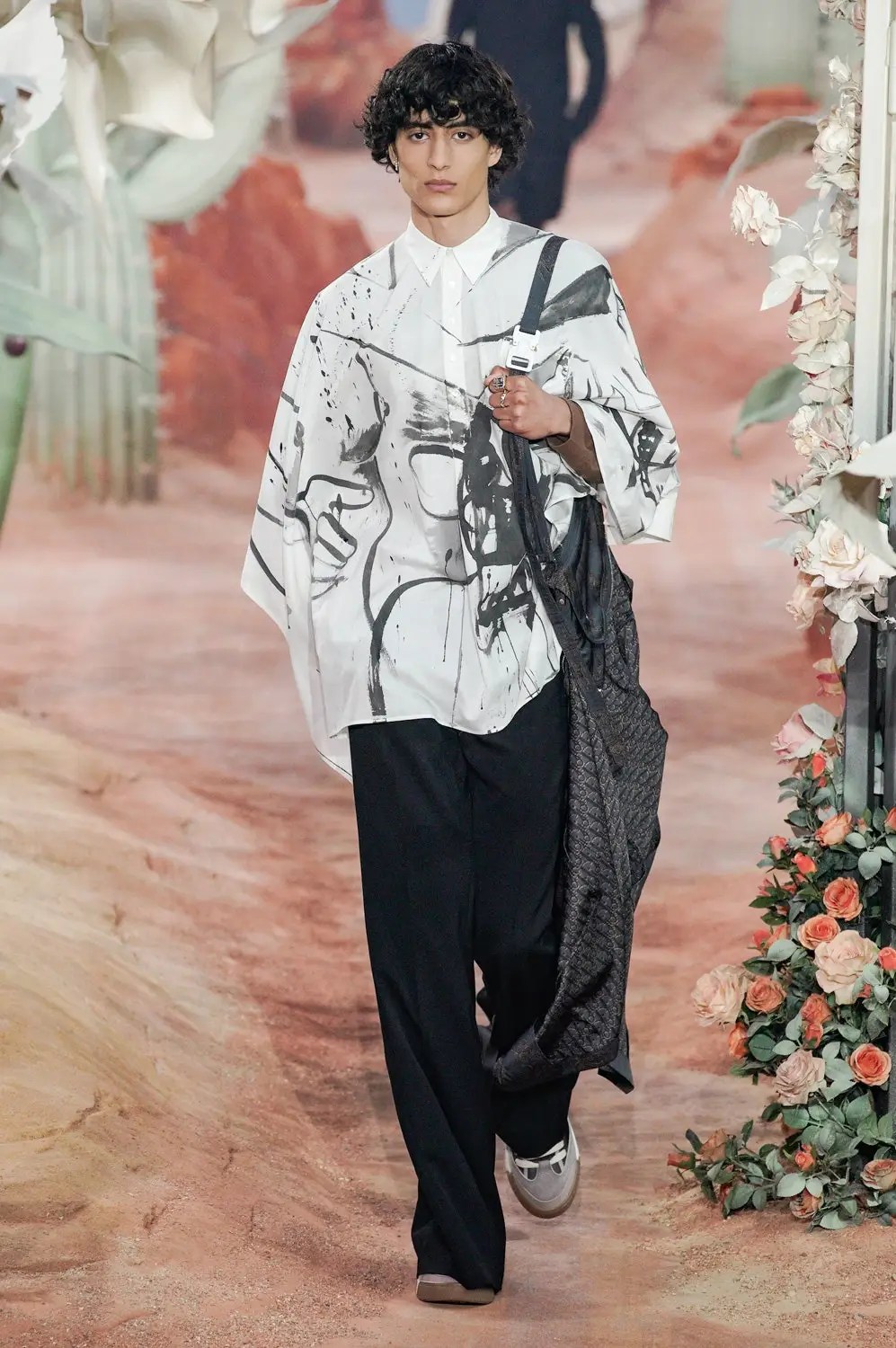 刚发布的 DIOR 2022 夏季大秀，为何选择 Travis Scott 联手？ NOWRE现客