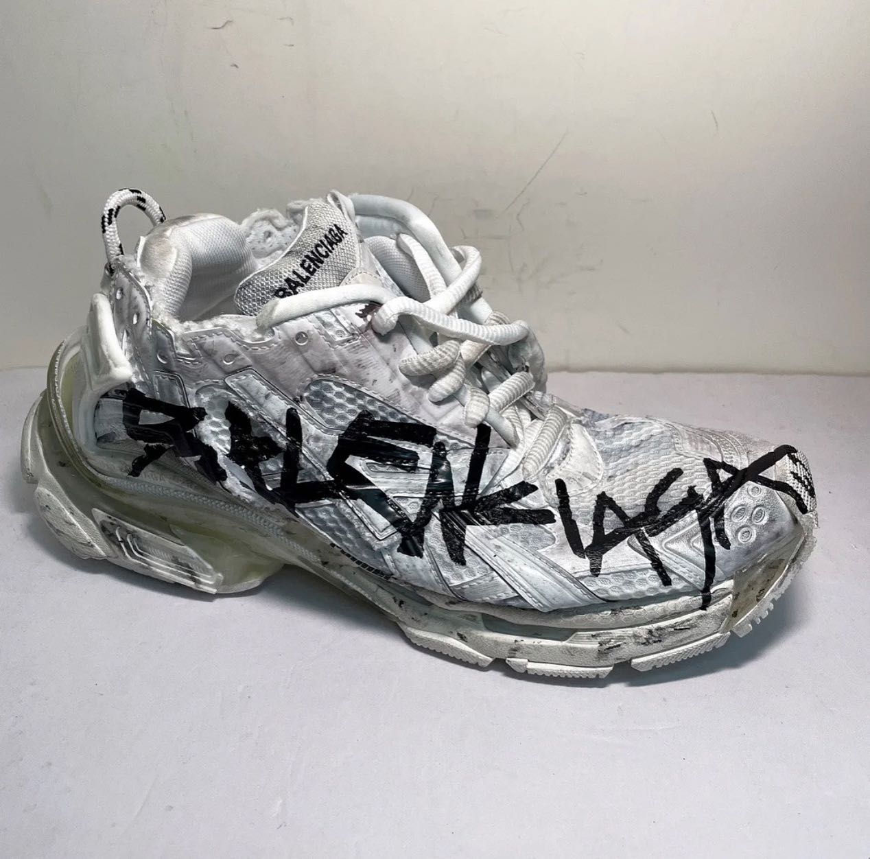 BALENCIAGA Runner 作旧涂鸦款曝光 NOWRE现客