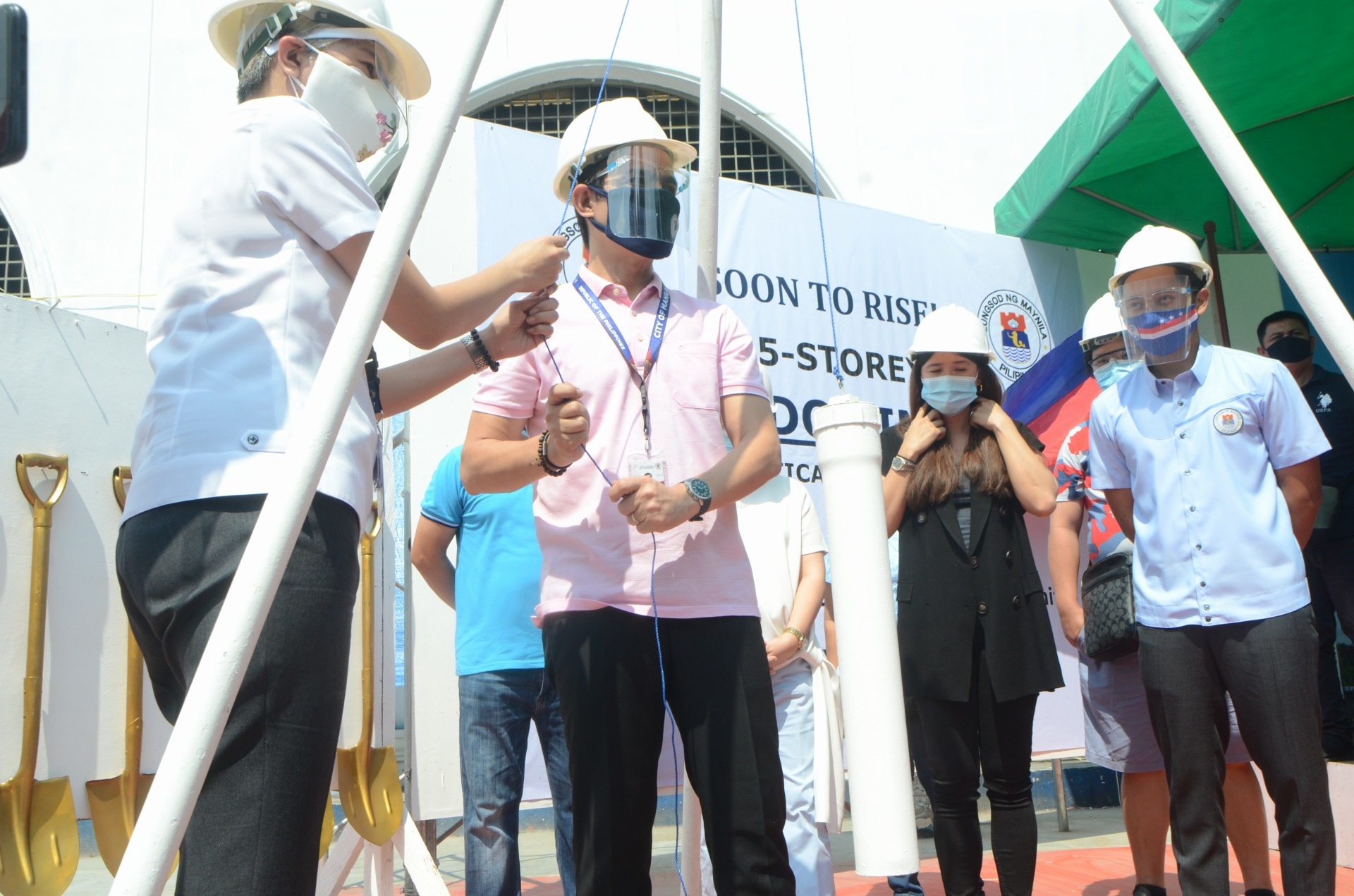 'BINONDOMINIUM' Photos Philippine News Agency