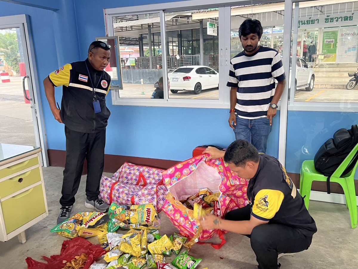 แก๊งกัญชาไทย-อินเดีย: ภาพจากกล้องวงจรปิดสนามบินกรุงเทพฯ จับกุมราชาราชาผู้หลบหนี