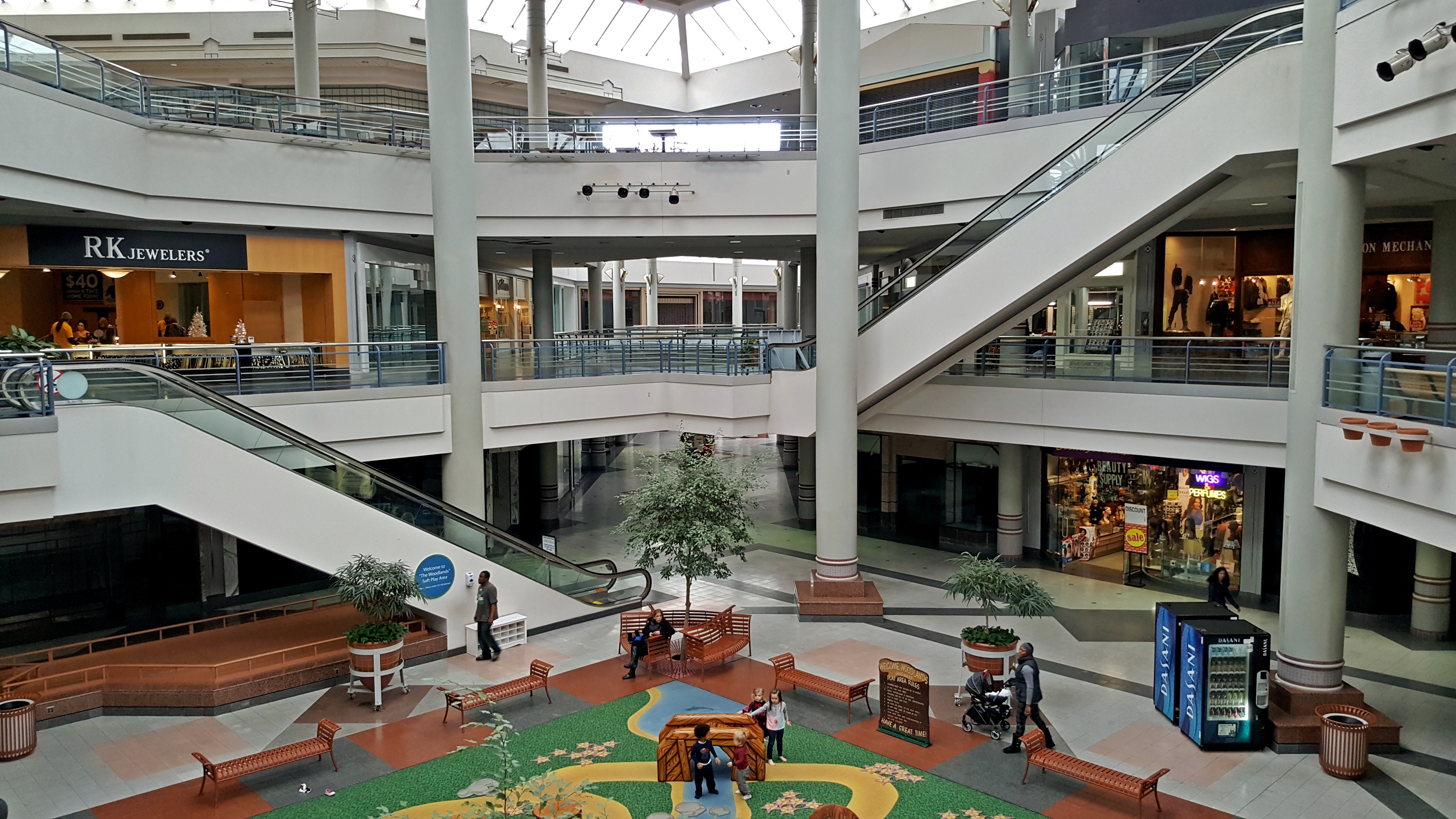 The Schumin  » Saying goodbye to Landmark Mall…