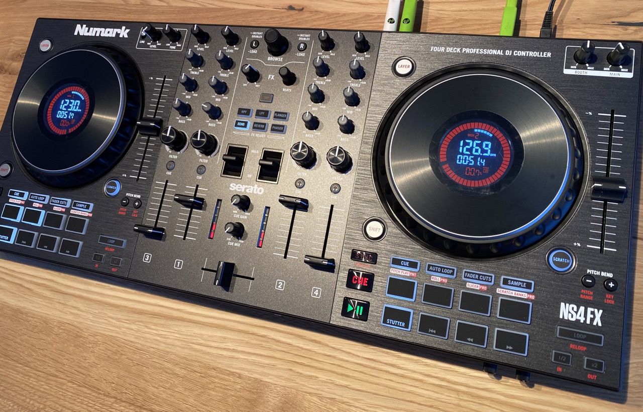 Review de Numark NS4FX, controlador DJ asequible de 4 canales Hispasonic