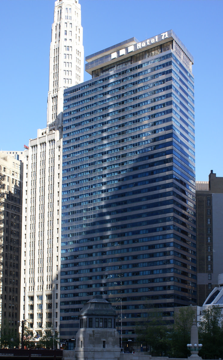 Hotel 71 (Chicago, 1960) Structurae