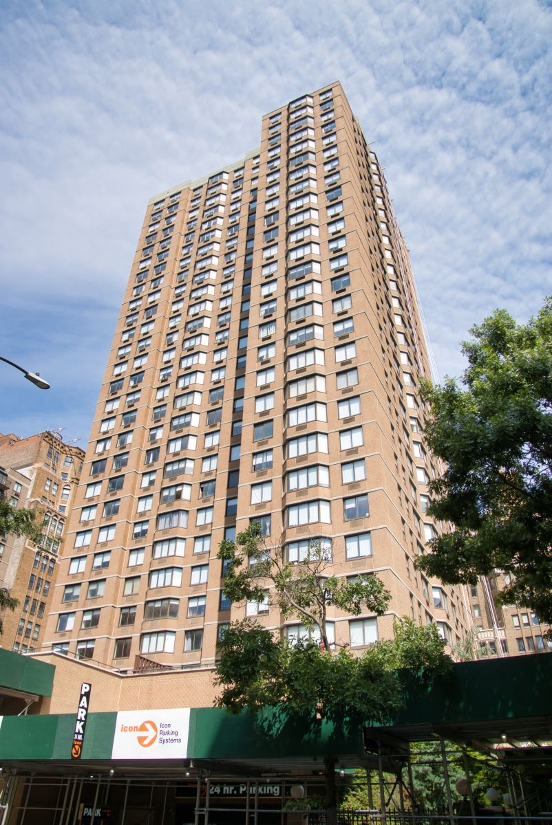 Windsor Court Apartments I (Manhattan, 1988) Structurae