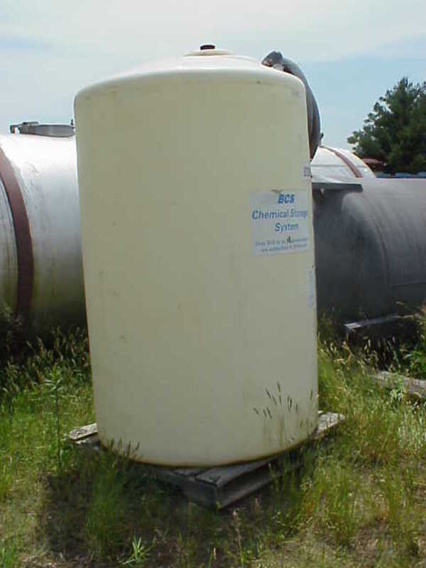 500 gallon Poly Processing Co., poly storage tank, dish top, flat