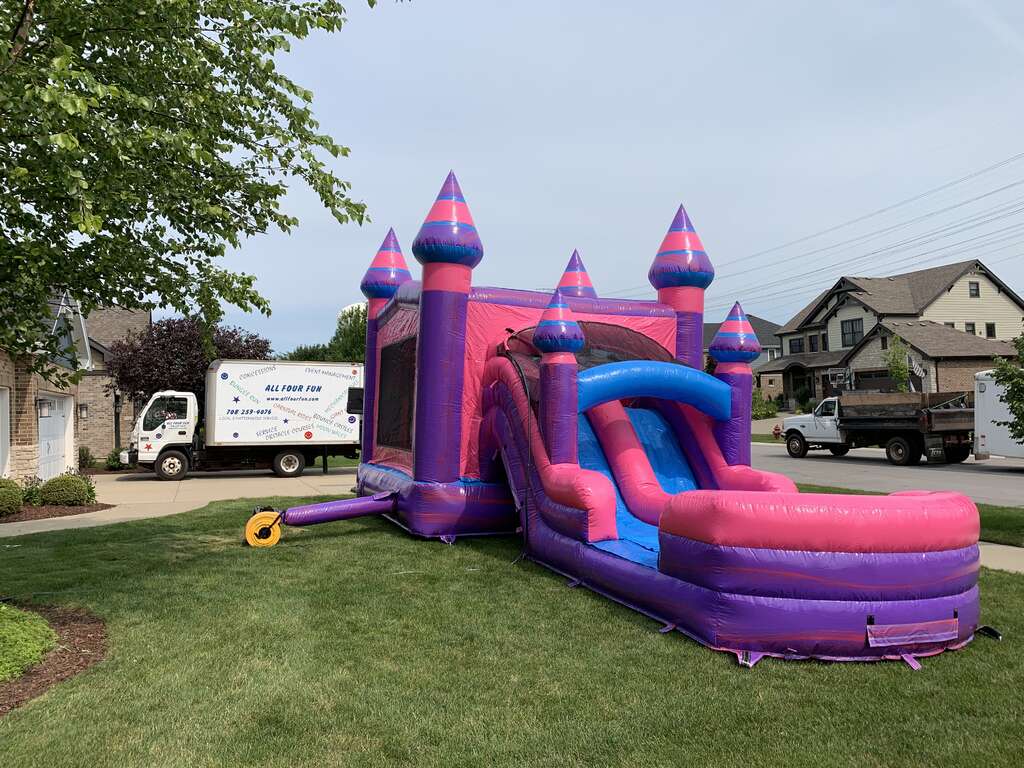 All Four Fun bounce house rentals and slides for parties in Orland Hills