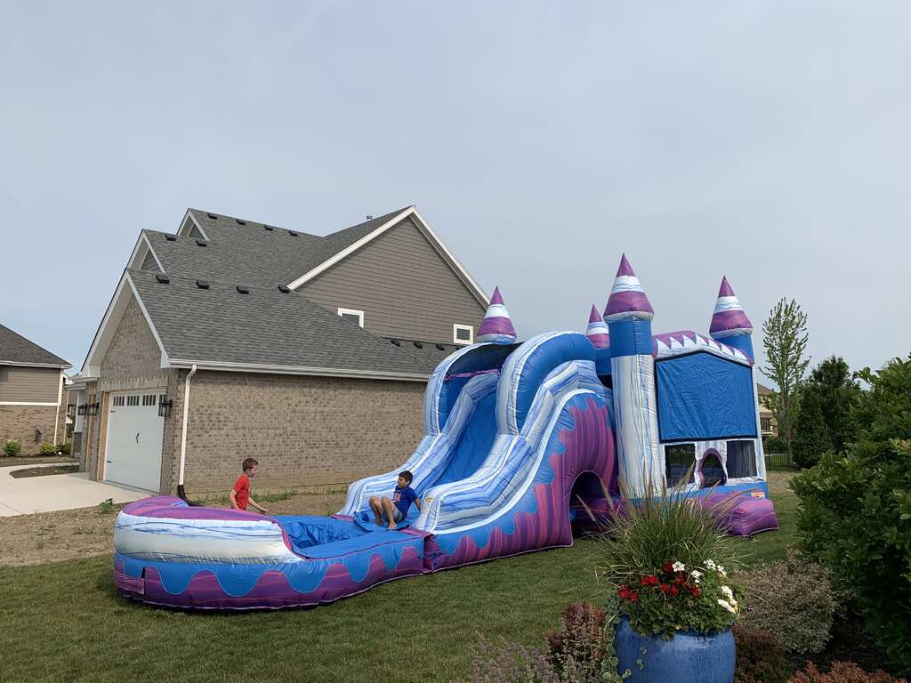 All Four Fun bounce house rentals and slides for parties in Orland Hills