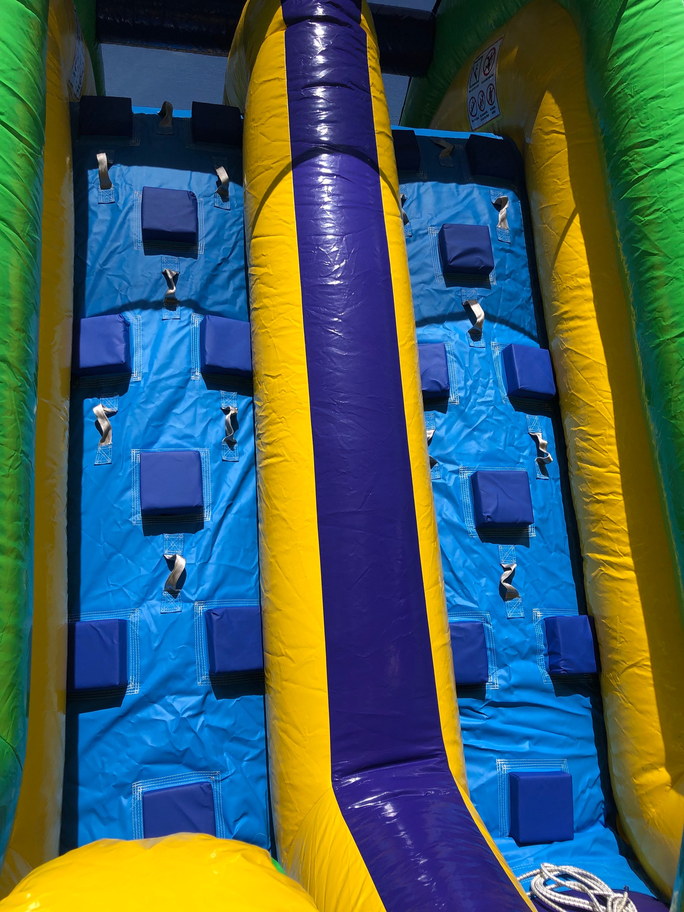 Discount Bounce bounce house rentals and slides for parties in Doylestown
