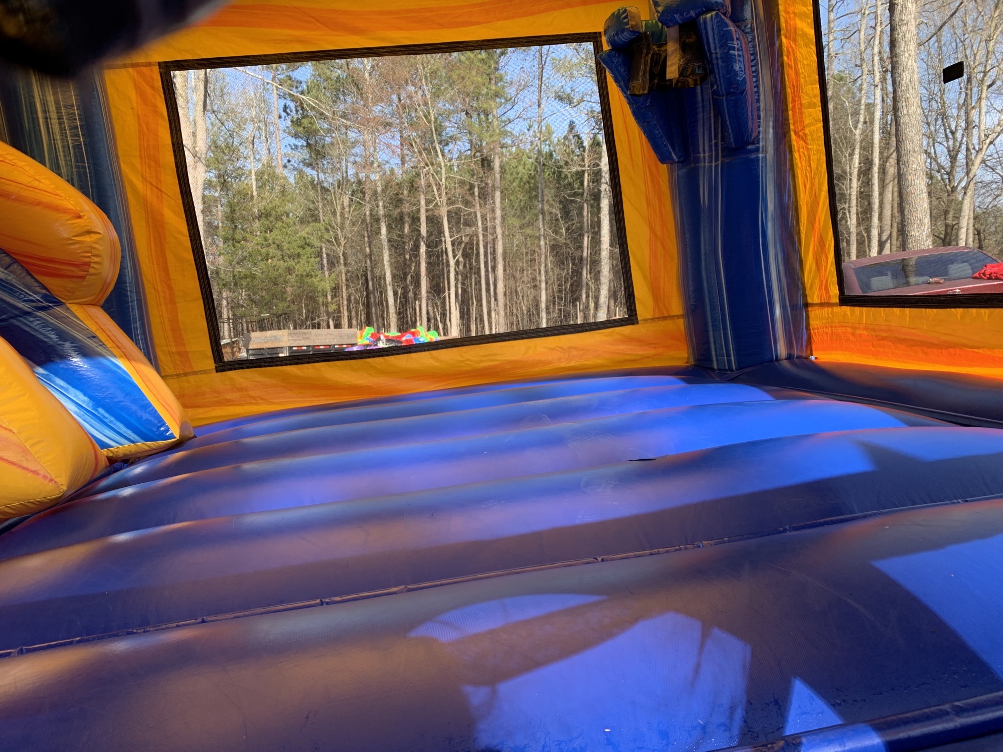 Leslie Party Rentals bounce house rentals and slides for parties in