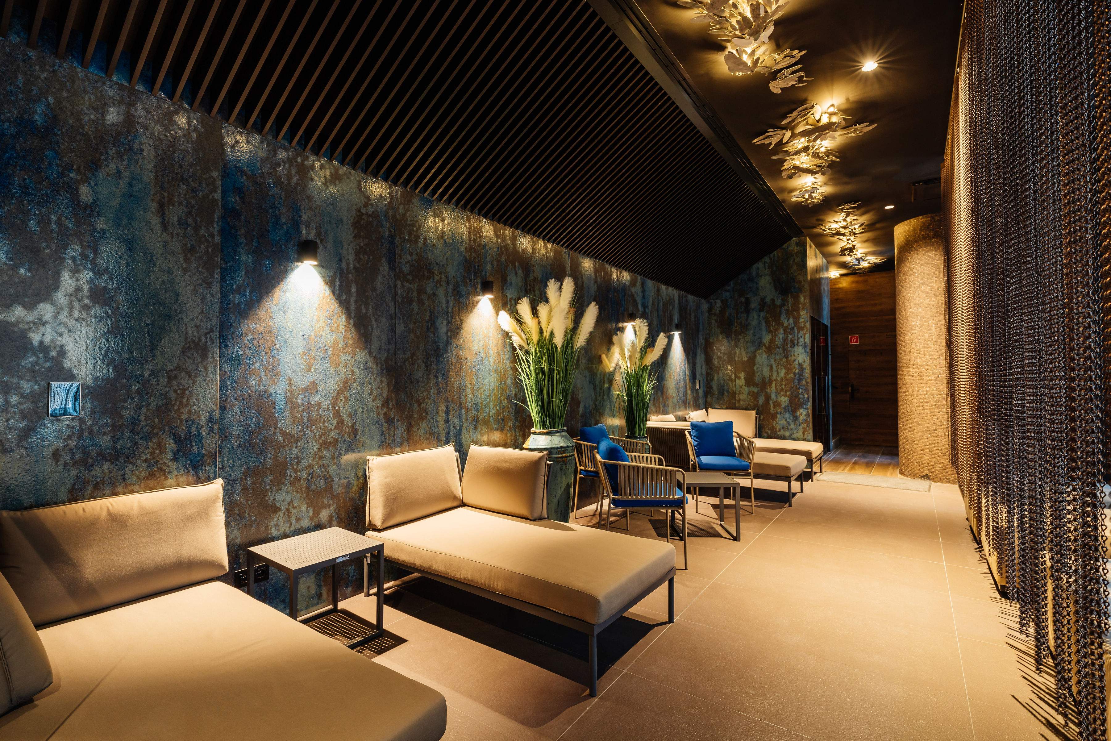 Carlton Savoy Complex