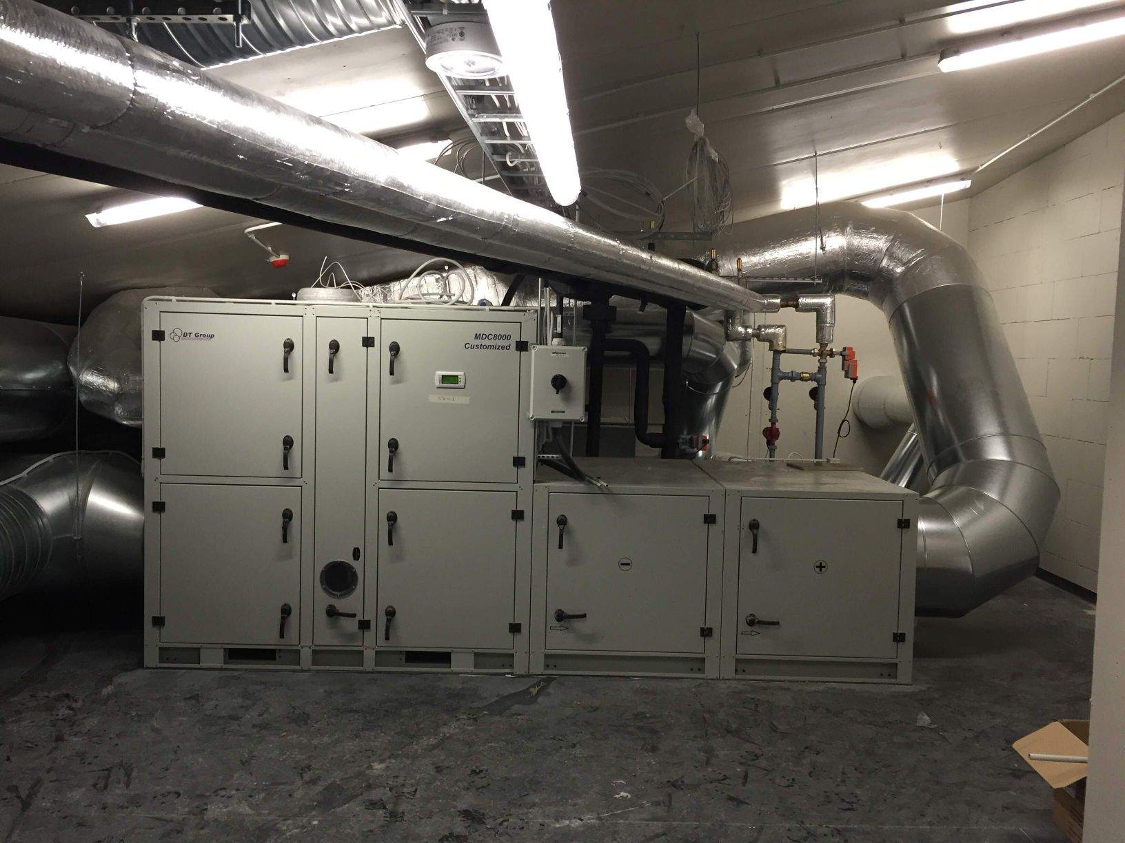 ICE RINK DEHUMIDIFIER