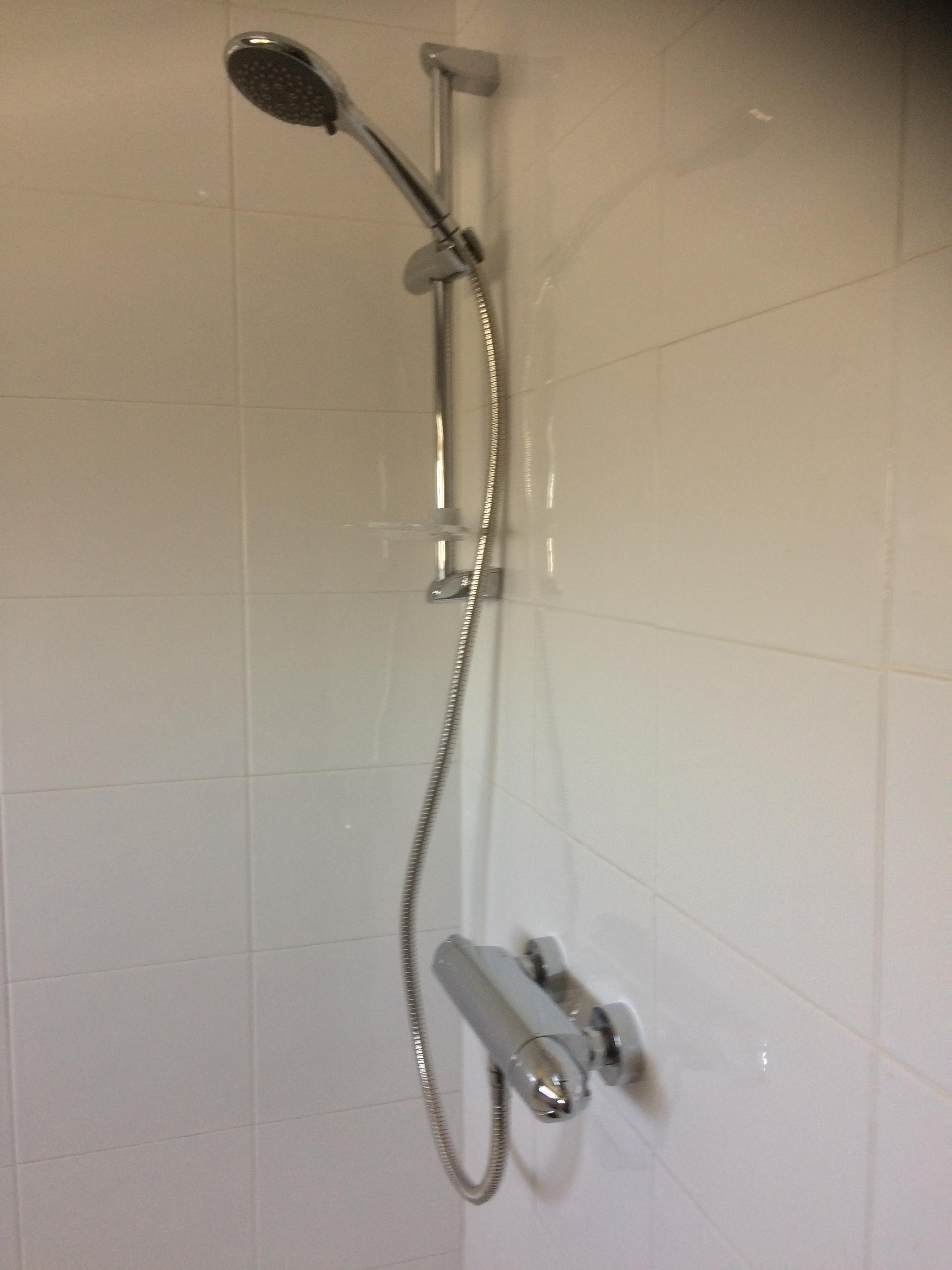 SHOWER INSTALLER New Installations & Replacements