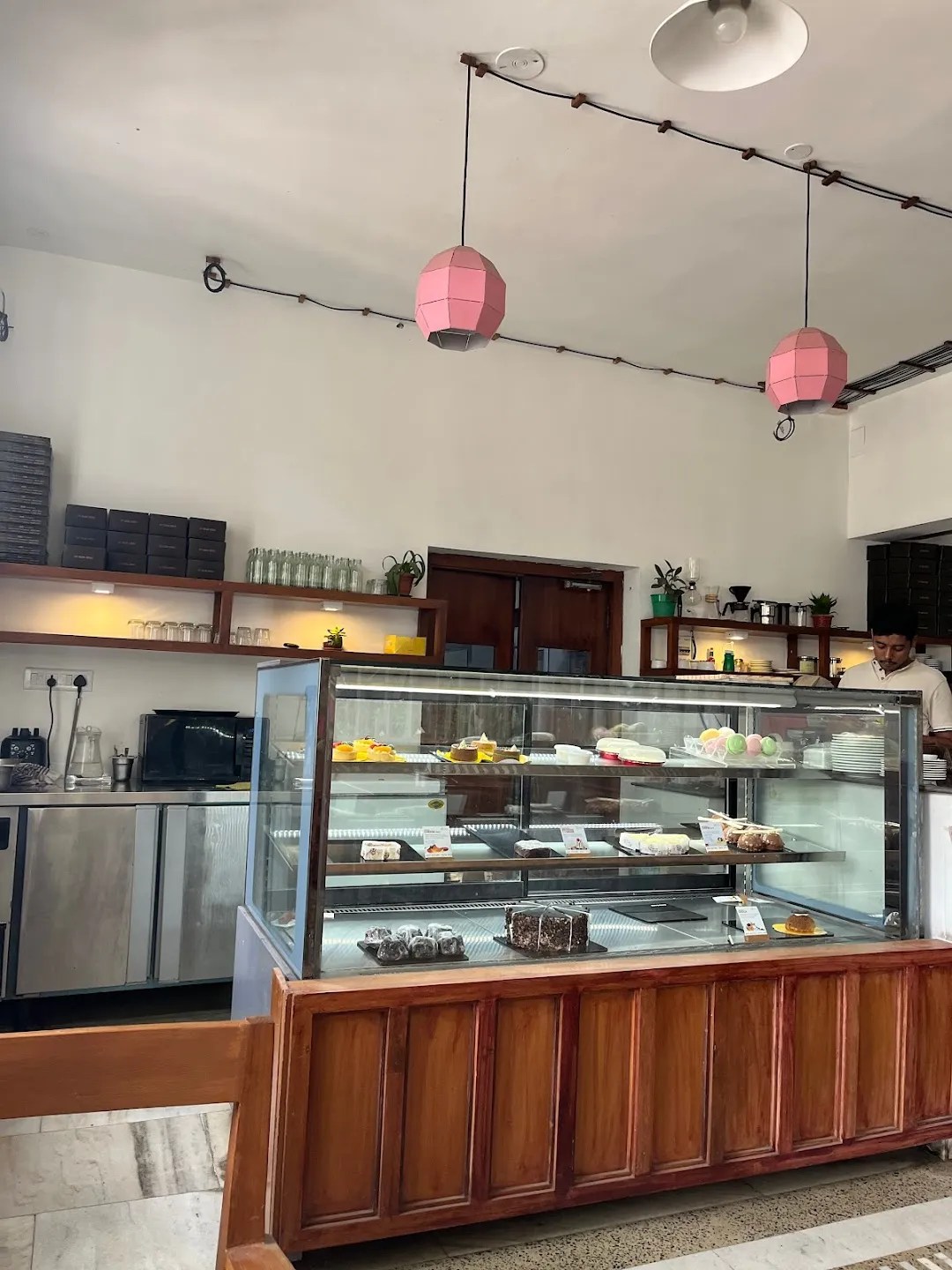 Details more than 125 cafe cake bee best in.eteachers