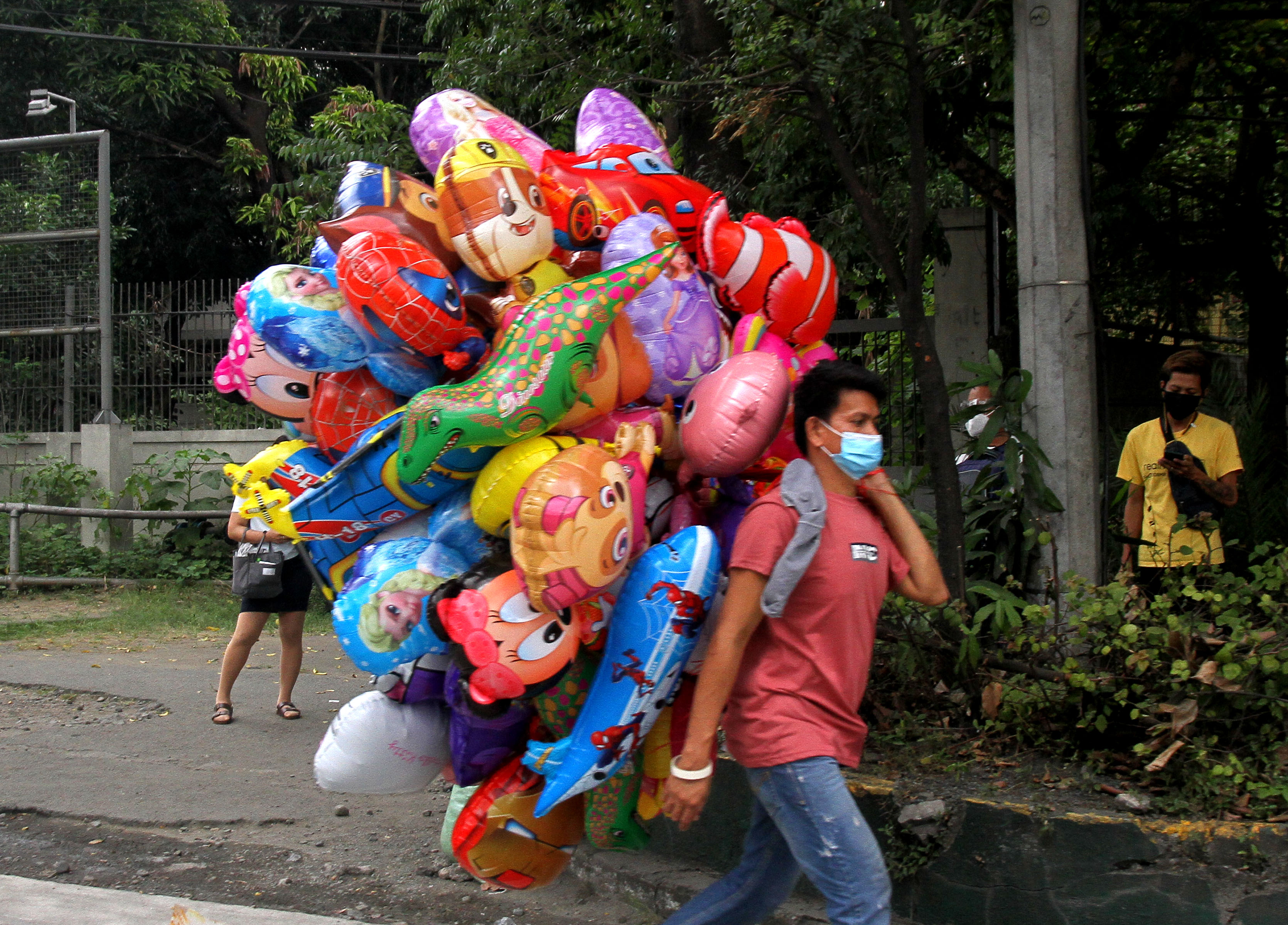 BALLOONS FOR KIDS Photos Philippine News Agency