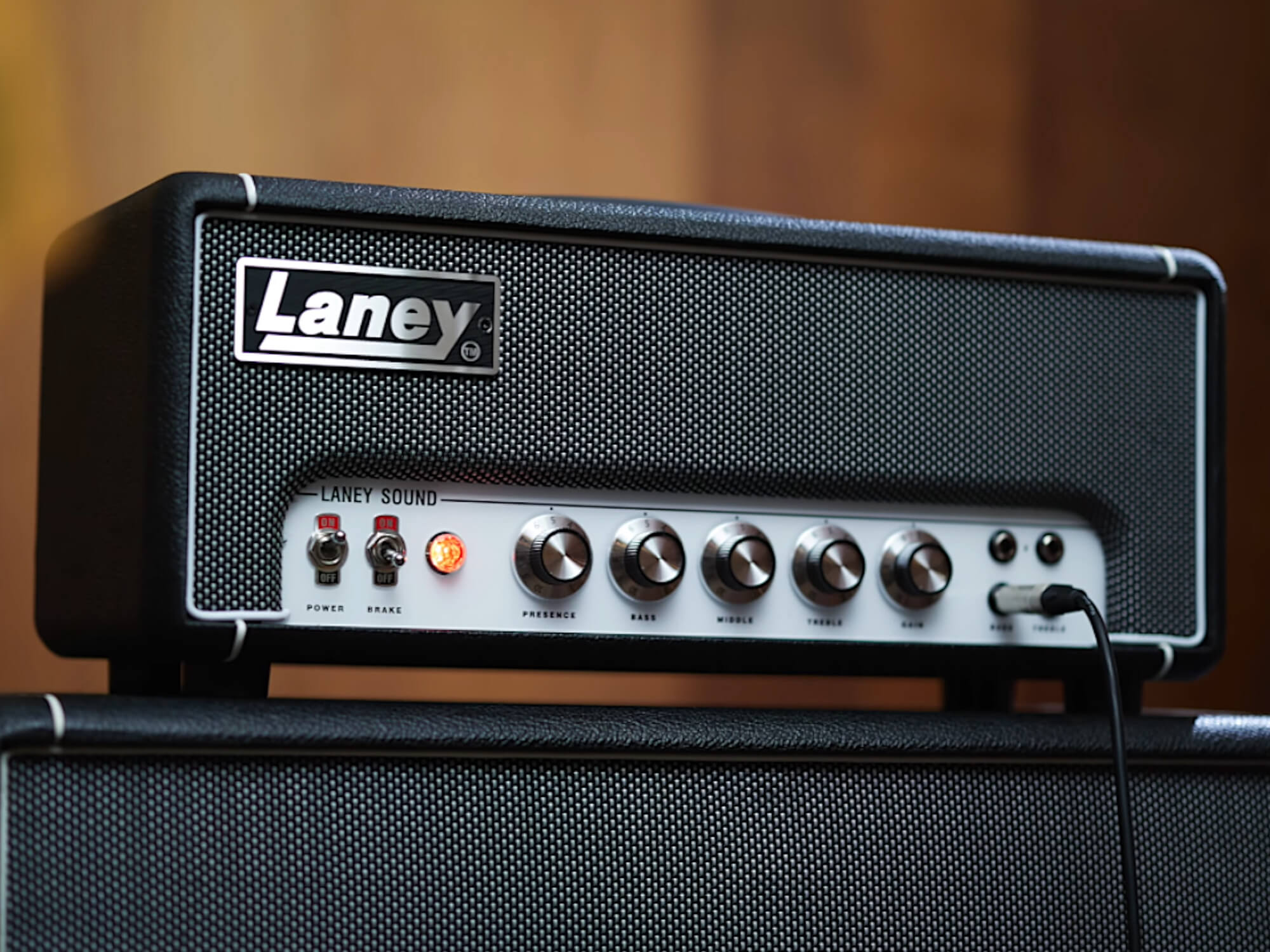 Laney Supergroup LAStudio, cabezal a válvulas con emulaciones de