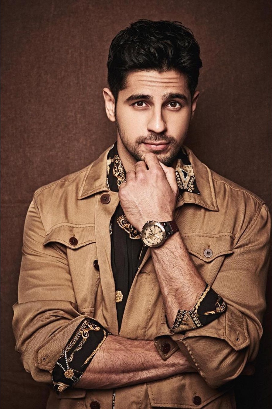 Sidharth Malhotra Wiki, Age, Family, Movies, HD Photos, Biography, and