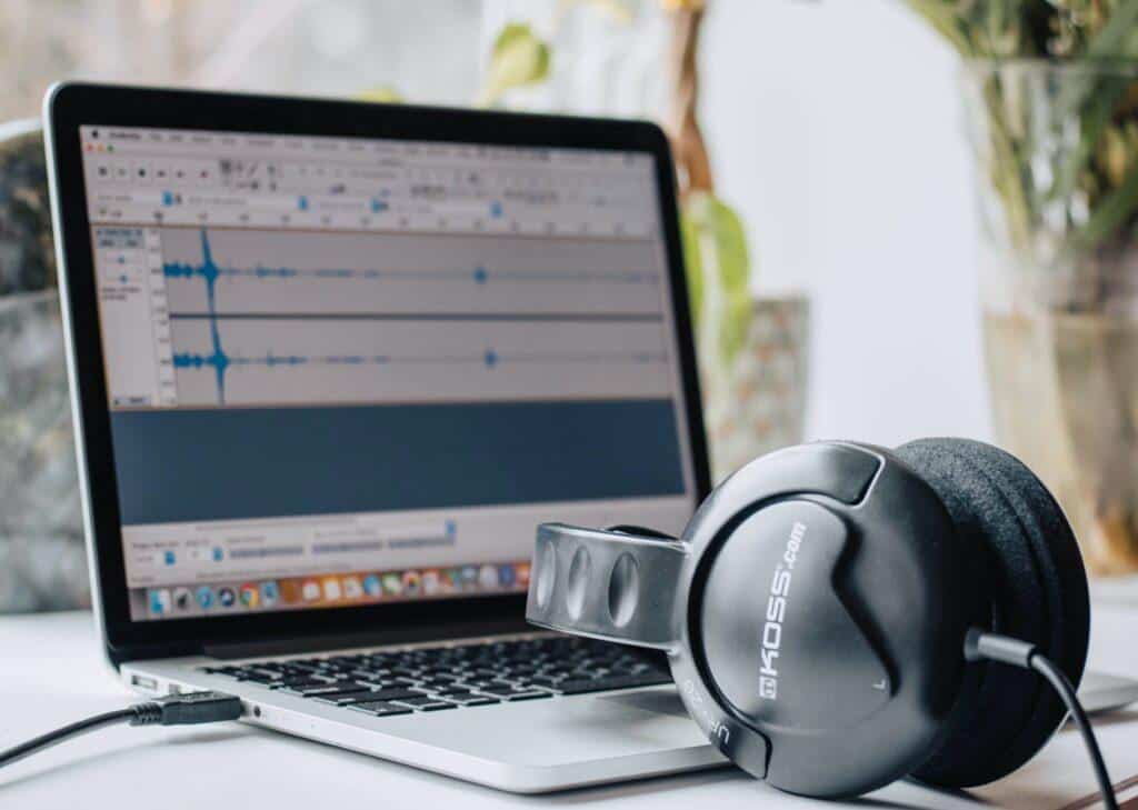 Is TranscribeMe Legit Or A Scam? (Detailed TranscribeMe Reviews)
