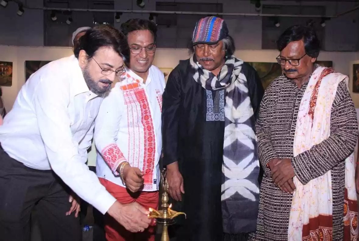 Speed Painter Rabin Bar's solo exhibition begins at Academy of Fine