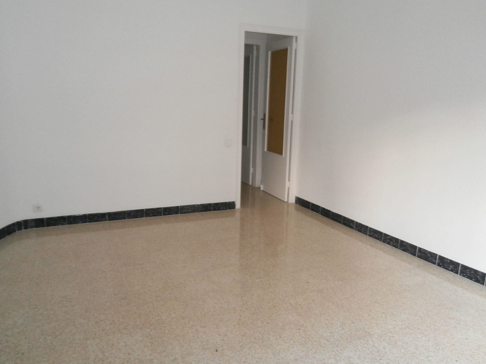 (ALQUILADO) Alquiler de piso en Enric Prat de la Riba, Centre