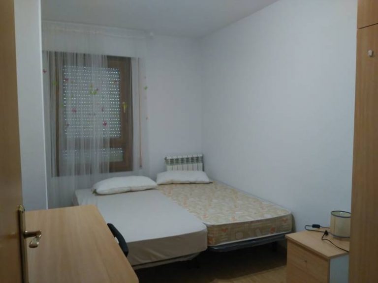 HABITACION DOS CAMAS Gestion de fincas y Alquiler de Pisos Xandra Peréz