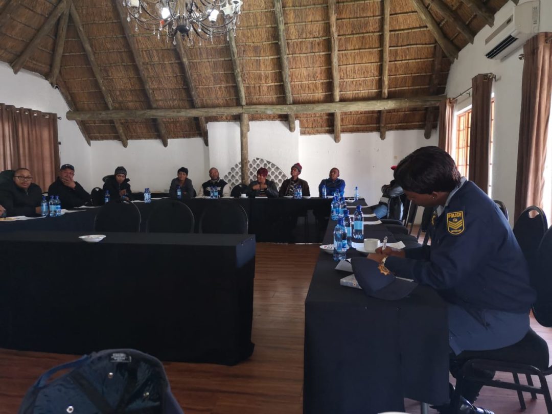 SAPD gesels met lede van die drankraad en drankwinkels