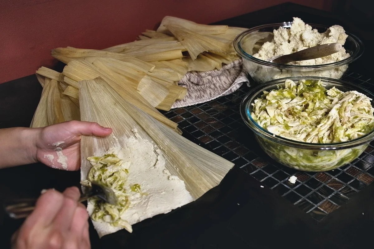 How To Make Authentic Tamales Green Chile Chicken Tamale Recipe