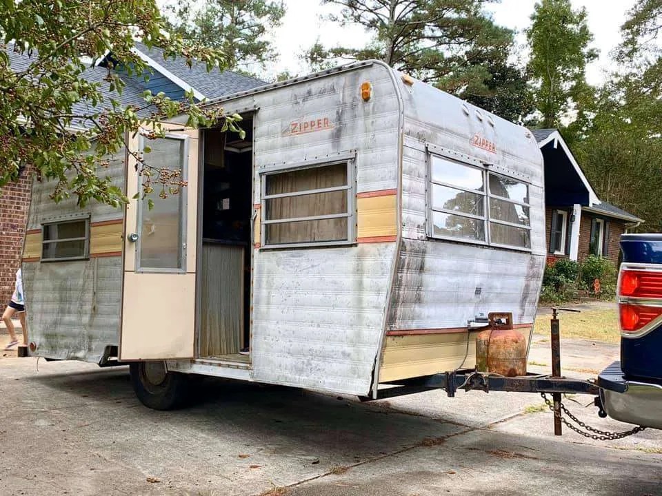 Meet Jenny The Janky Vintage Camper finding mandee