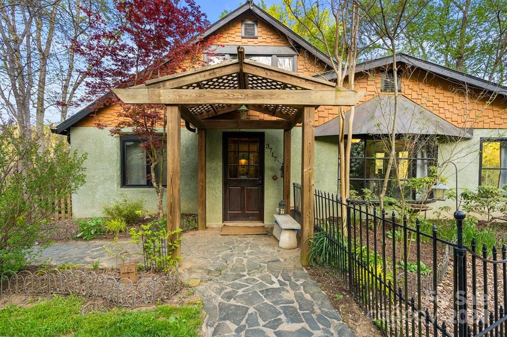 Iconic Bend of Ivy Lodge for Sale in Western North Carolina Find The