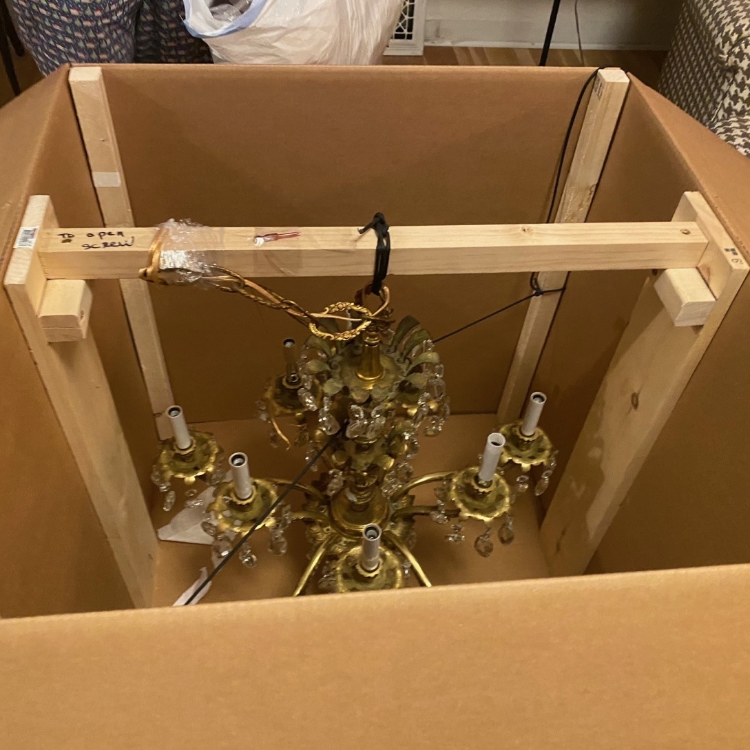 How to Ship a Chandelier from NY to NM Fine Art Shippers